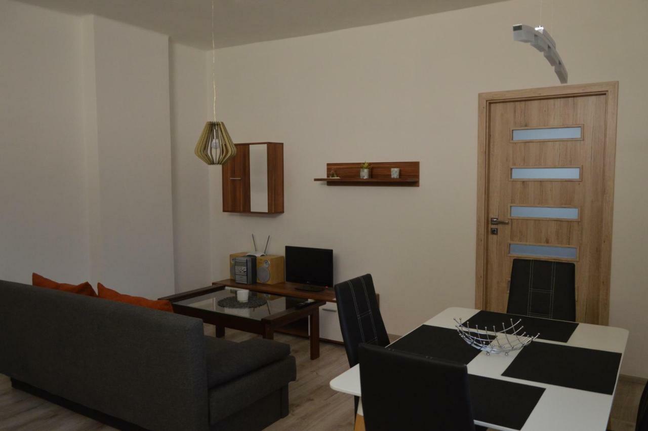 Apartmanovy Byt Třeboň Exterior foto