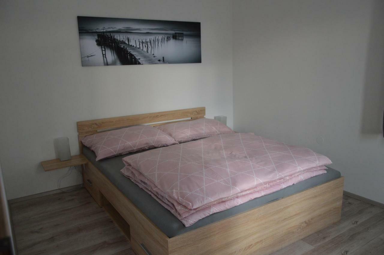 Apartmanovy Byt Třeboň Exterior foto